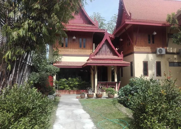 Luang Chumni Village