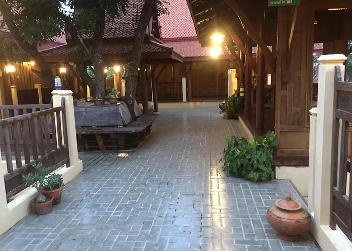 Luang Chumni Village