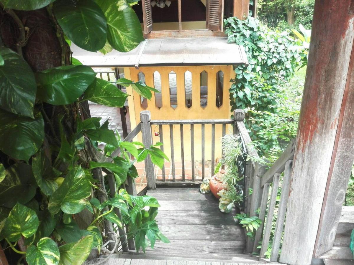 Bed & Breakfast Luang Chumni Village 2*