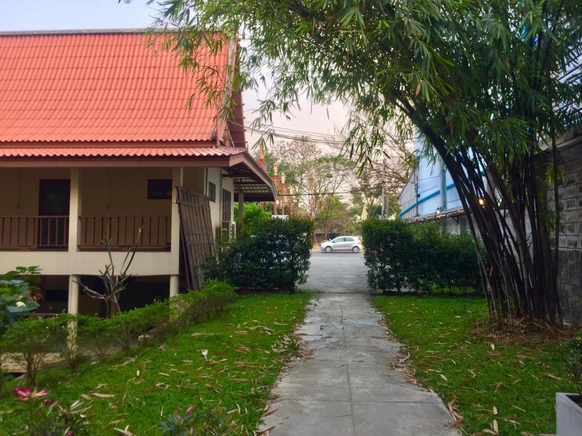 Bed and breakfast Luang Chumni Village 2*